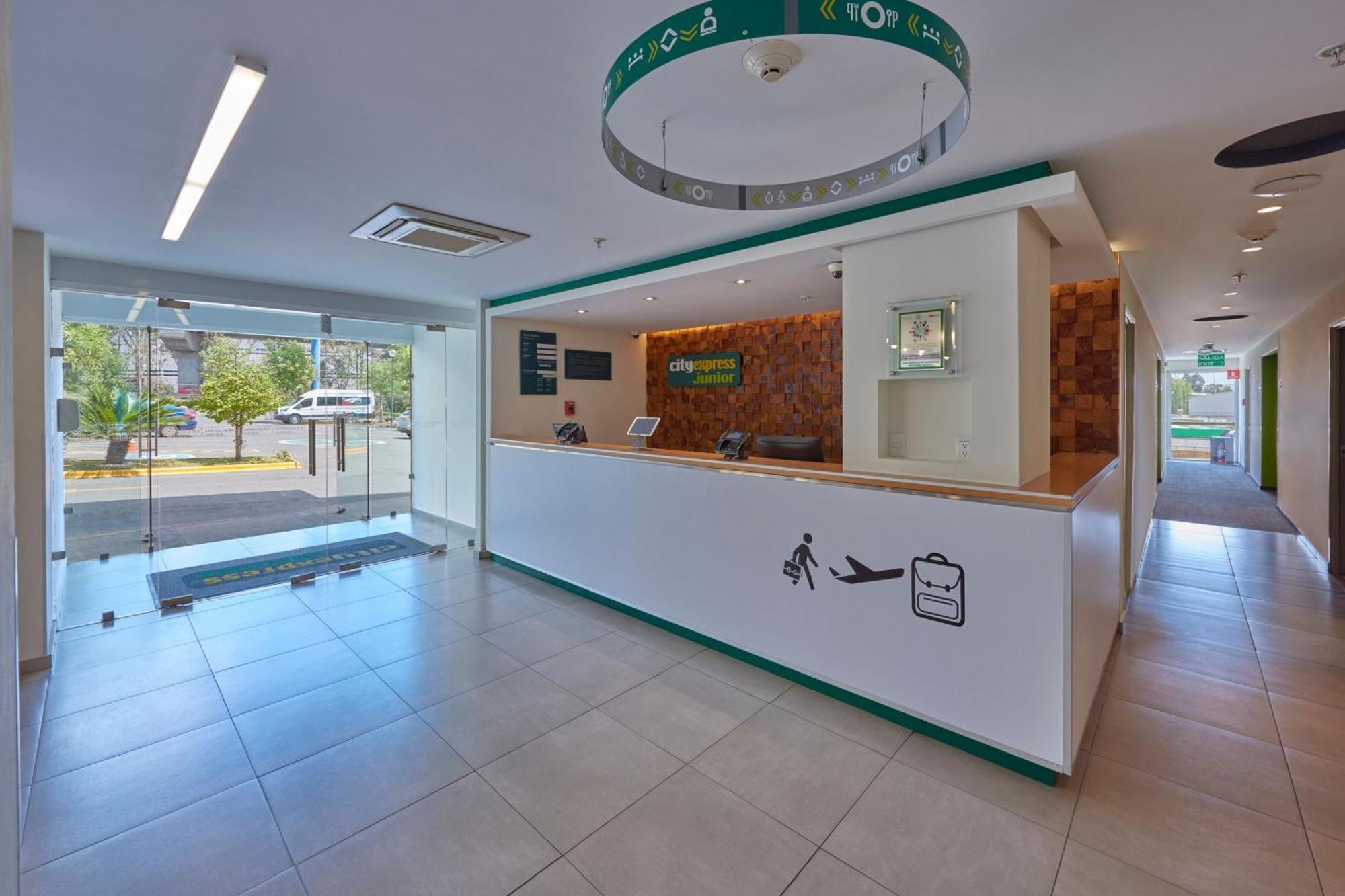 City Express Junior By Marriott Leon Centro De Convenciones Exterior photo