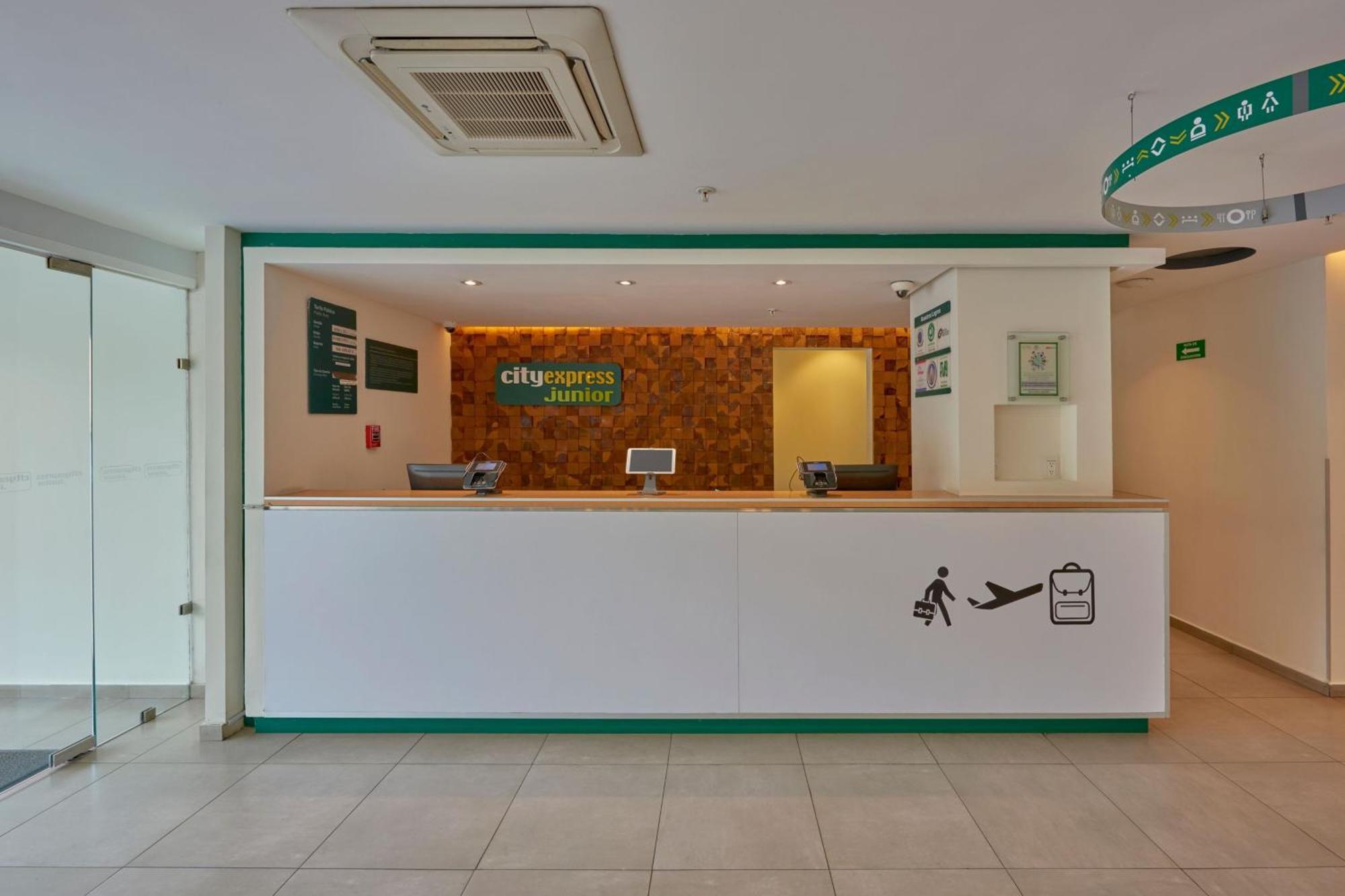 City Express Junior By Marriott Leon Centro De Convenciones Exterior photo