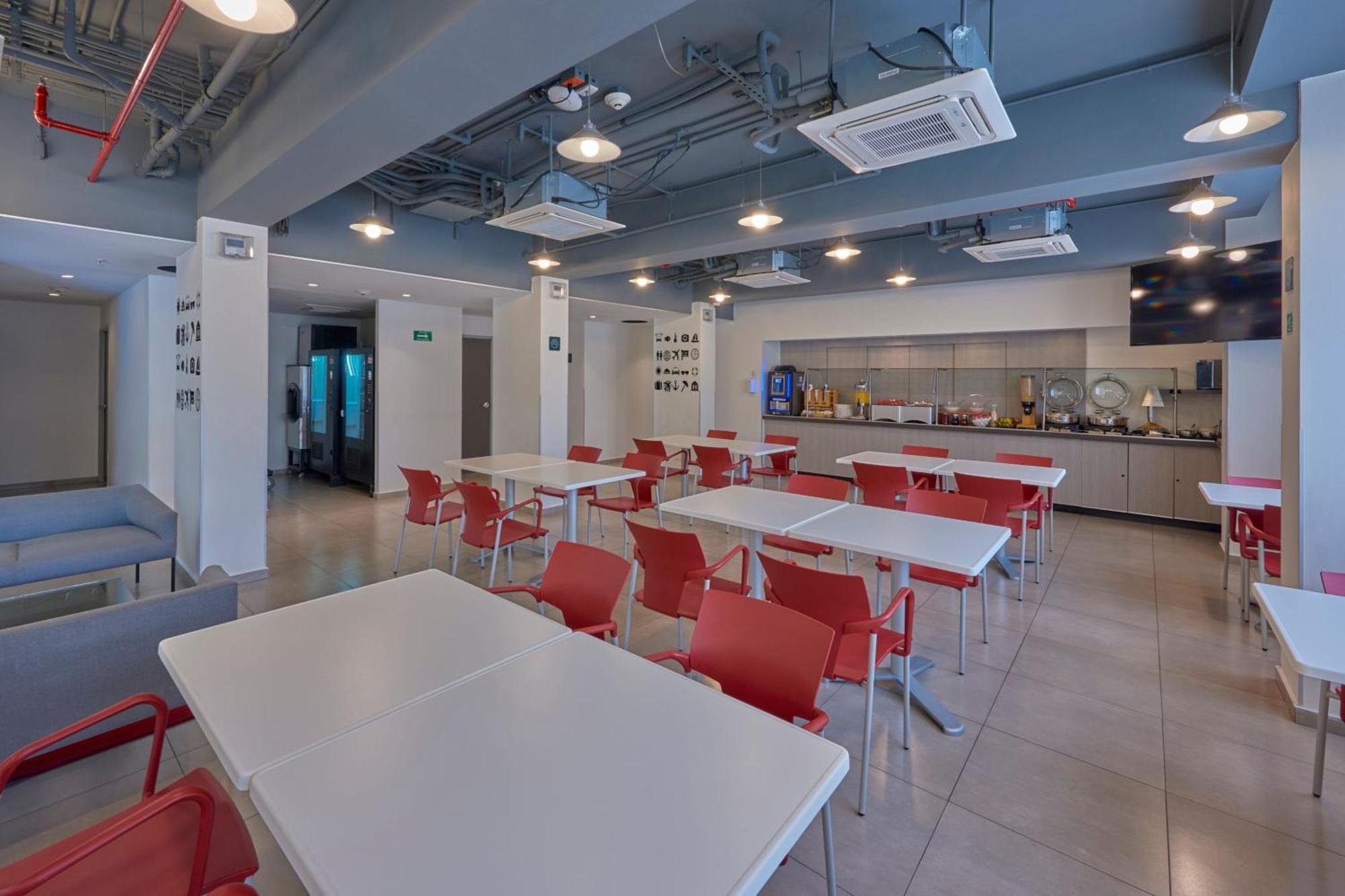 City Express Junior By Marriott Leon Centro De Convenciones Exterior photo