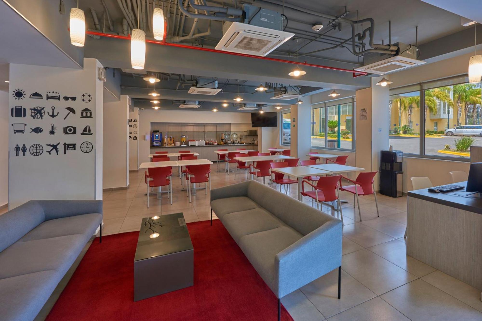 City Express Junior By Marriott Leon Centro De Convenciones Exterior photo