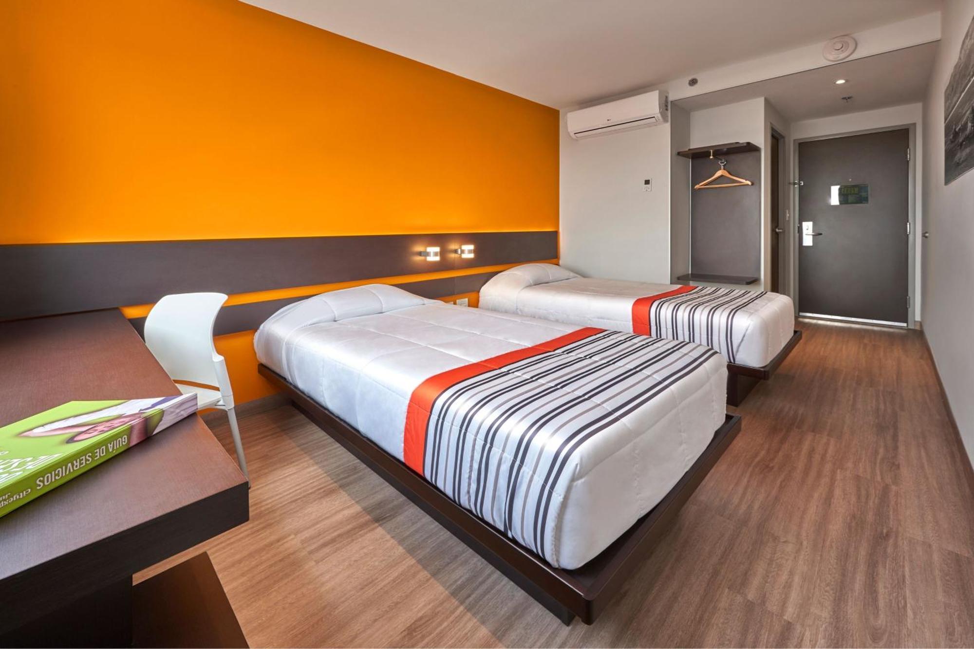 City Express Junior By Marriott Leon Centro De Convenciones Exterior photo