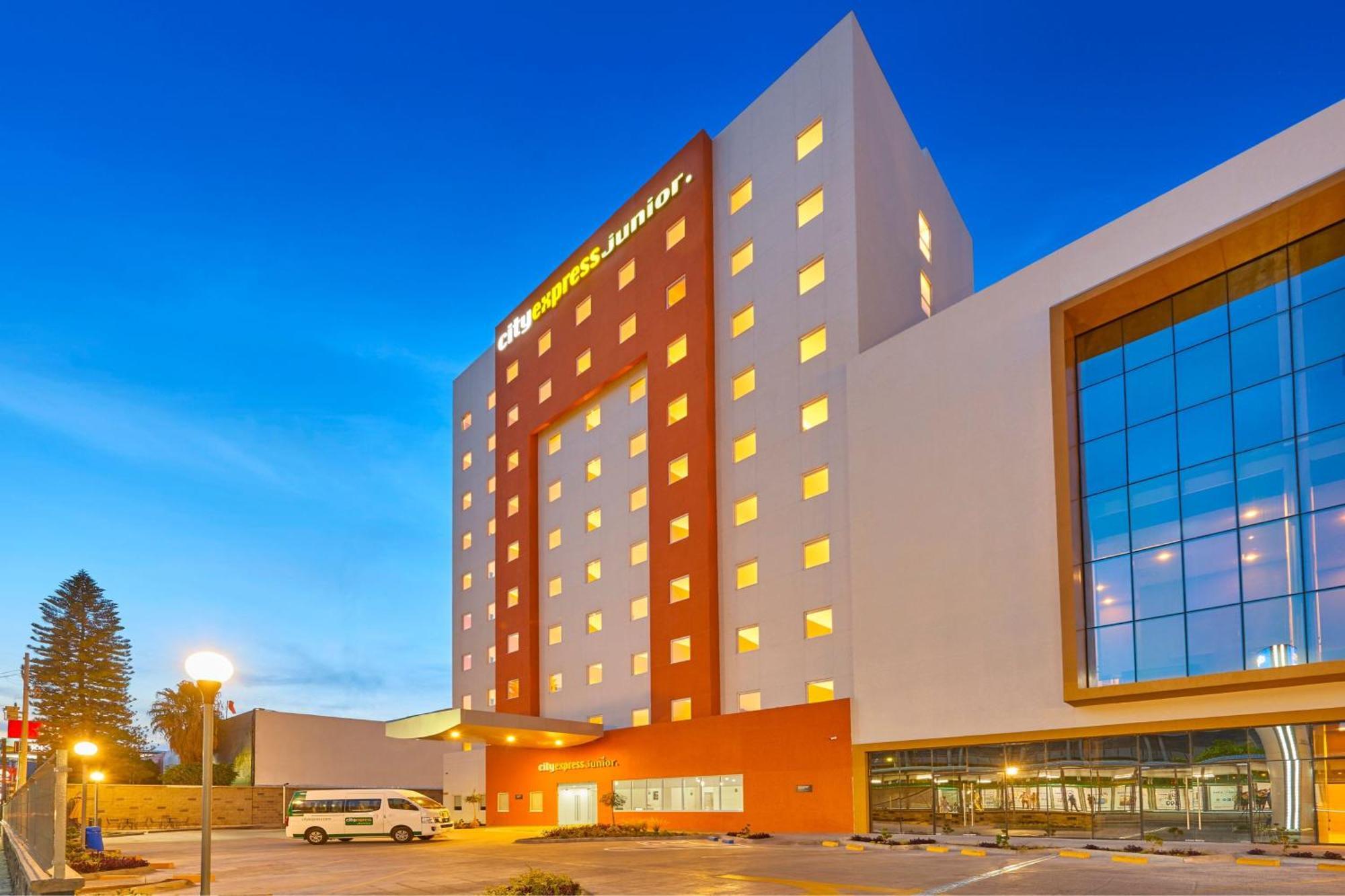 City Express Junior By Marriott Leon Centro De Convenciones Exterior photo