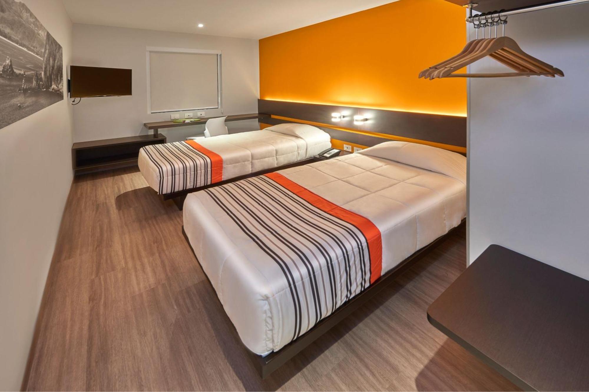 City Express Junior By Marriott Leon Centro De Convenciones Exterior photo