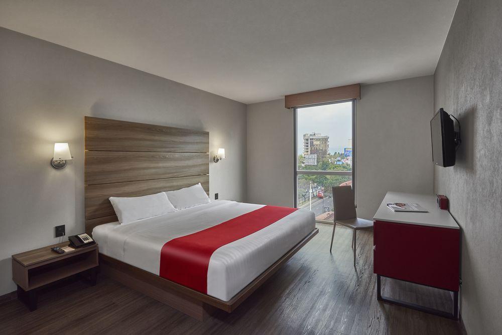 City Express Junior By Marriott Leon Centro De Convenciones Exterior photo